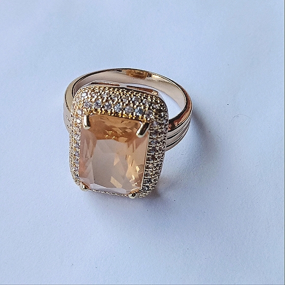 Morganite Rectangle Stone                  [Price Drop ⬇️] - Picture 5 of 7